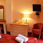 Ta 2 Pefka - Petros Italos Apartman Néosz Marmarász