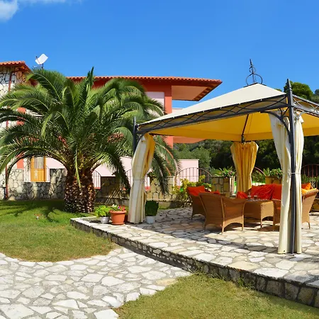 Ta 2 Pefka - Petros Italos * Lagomandra