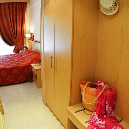 Ta 2 Pefka - Petros Italos Lagomandra