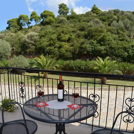 Ta 2 Pefka - Petros Italos