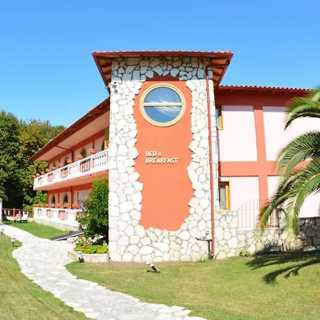 Ta 2 Pefka - Petros Italos Lagomandra