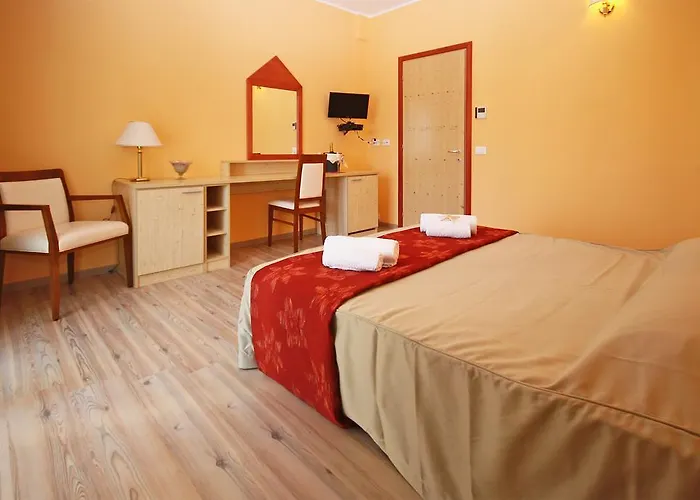 Ta 2 Pefka - Petros Italos