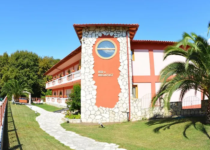 Ta 2 Pefka - Petros Italos Lagomandra