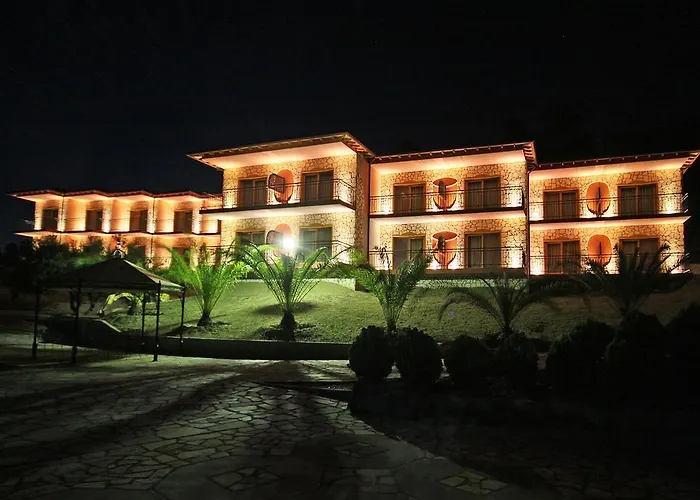 Ta 2 Pefka - Petros Italos * Lagómandra