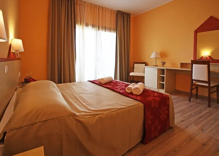 Ta 2 Pefka - Petros Italos Apartman