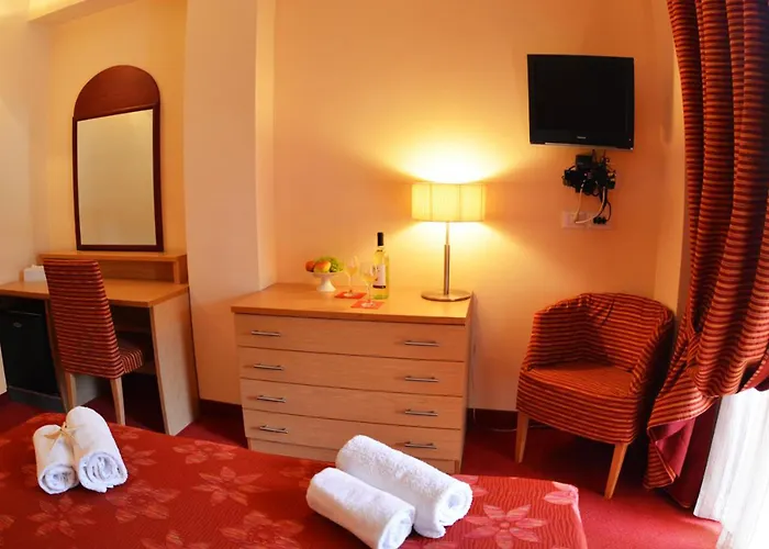 Ta 2 Pefka - Petros Italos Apartman Lagómandra